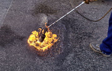 Reach flat roofing repairs